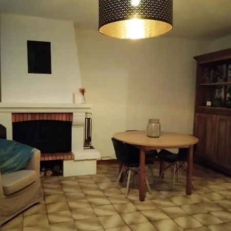 Cheminee, Jardin Et Tranquillite Assuree *