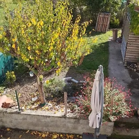 Casa de Férias Cheminee, Jardin Et Tranquillite Assuree